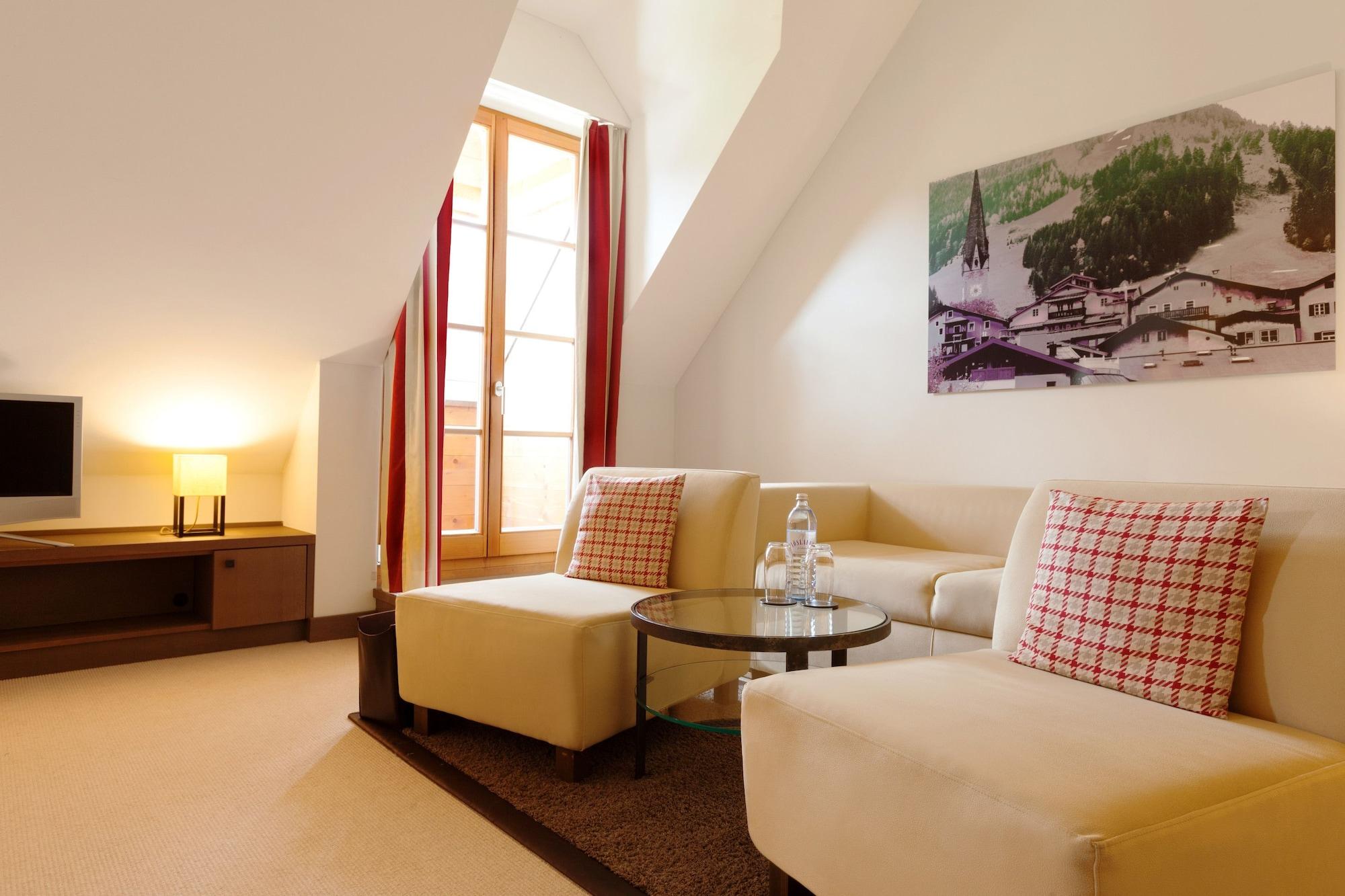 Schlosshotel Kitzbuehel A-Rosa Collection エクステリア 写真 A suite at the Hotel de la Couronne