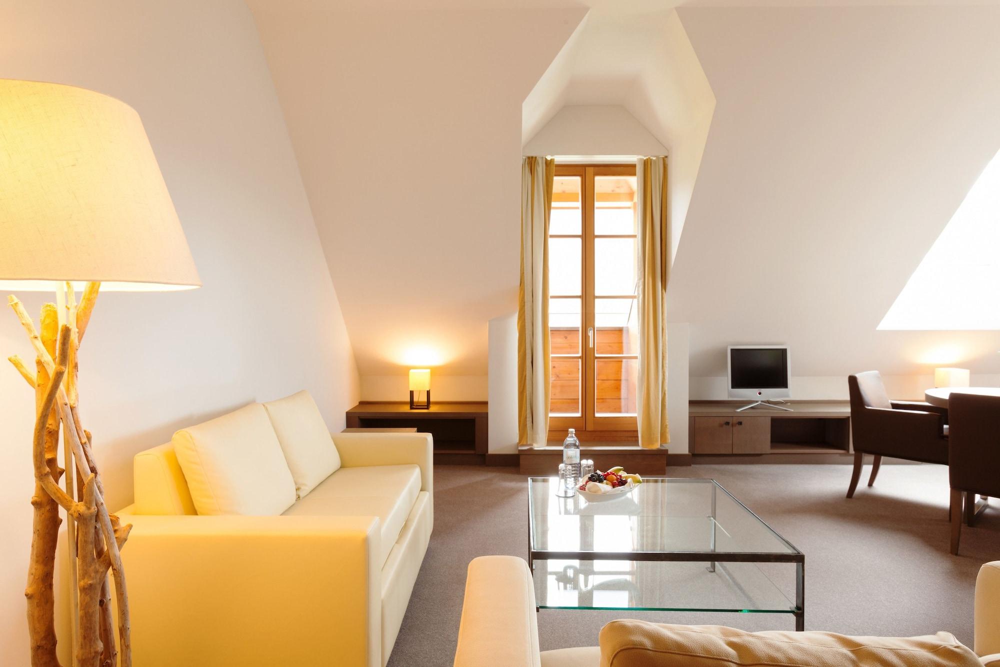 Schlosshotel Kitzbuehel A-Rosa Collection エクステリア 写真 A suite at the Hotel de la Paix