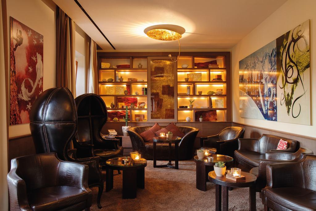 Schlosshotel Kitzbuehel A-Rosa Collection エクステリア 写真 The Library
