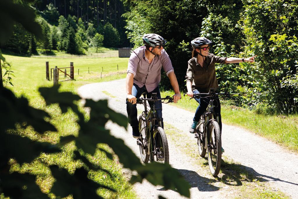 Schlosshotel Kitzbuehel A-Rosa Collection エクステリア 写真 Biking in the Black Forest
