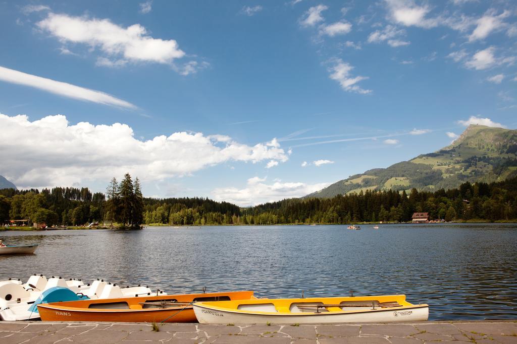 Schlosshotel Kitzbuehel A-Rosa Collection エクステリア 写真 The lake of Saint-Point